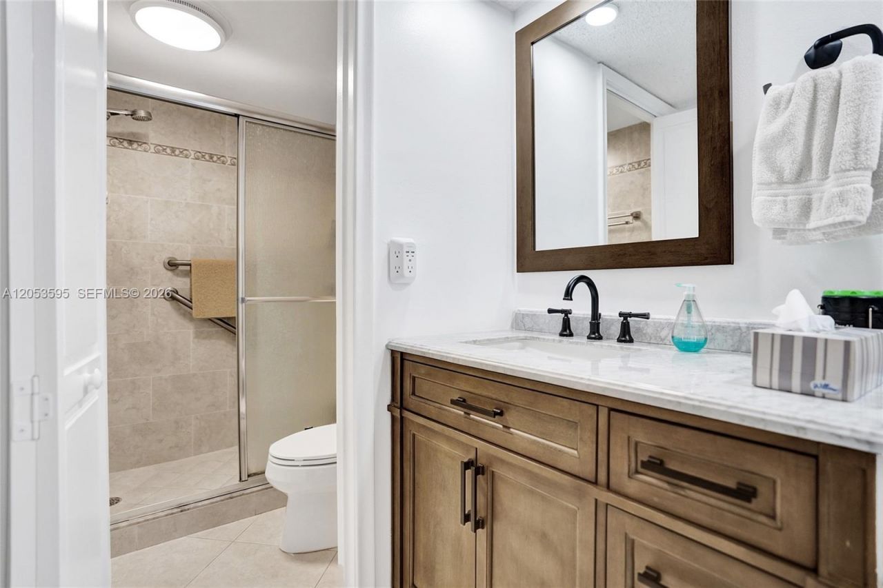 208 Greenbrier C , Unit 208, West Palm Beach, FL 33417 Photo
