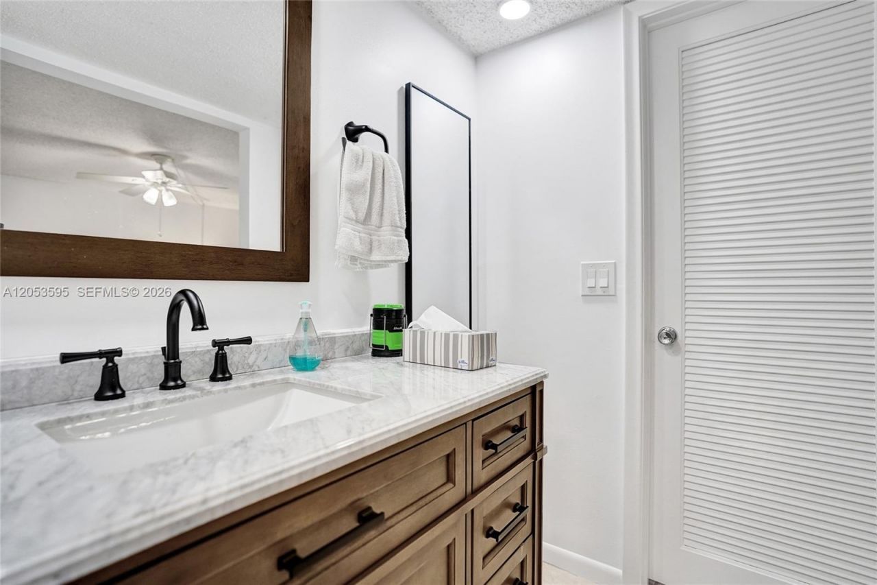 208 Greenbrier C , Unit 208, West Palm Beach, FL 33417 Photo