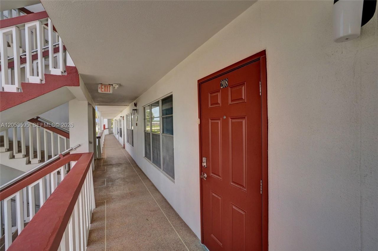 208 Greenbrier C , Unit 208, West Palm Beach, FL 33417 Photo