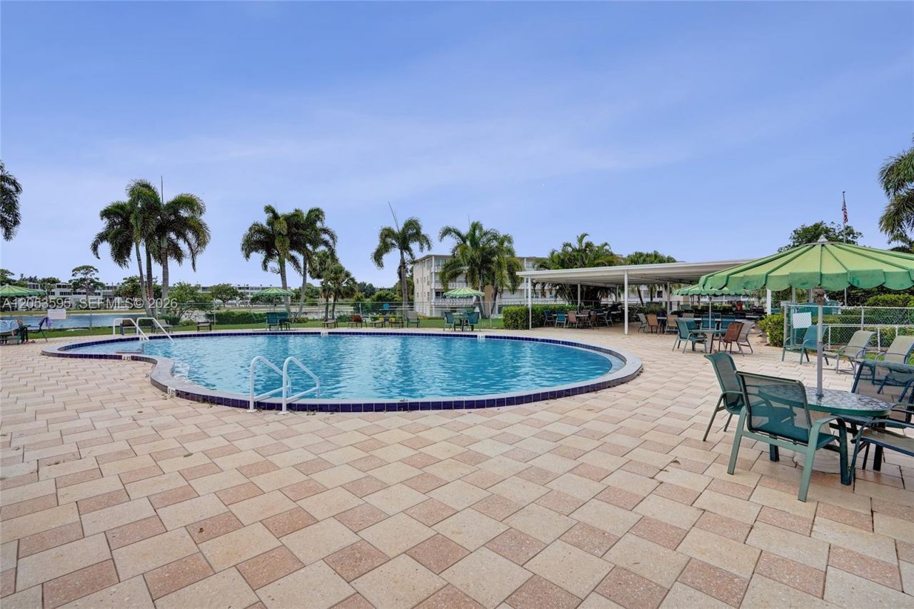 208 Greenbrier C , Unit 208, West Palm Beach, FL 33417 Photo