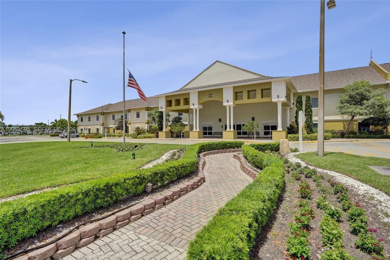 208 Greenbrier C , Unit 208, West Palm Beach, FL 33417 Photo