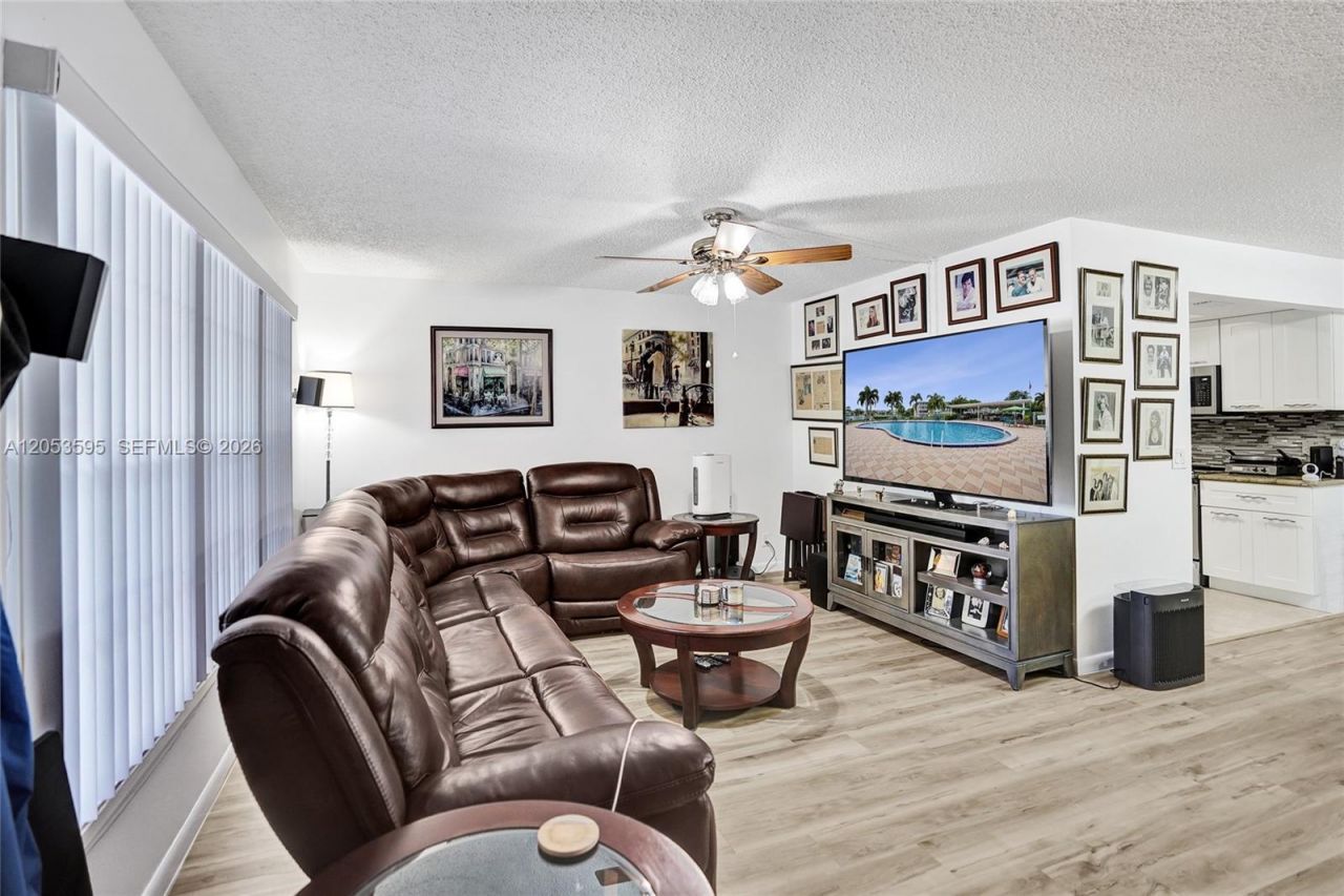 208 Greenbrier C , Unit 208, West Palm Beach, FL 33417 Photo