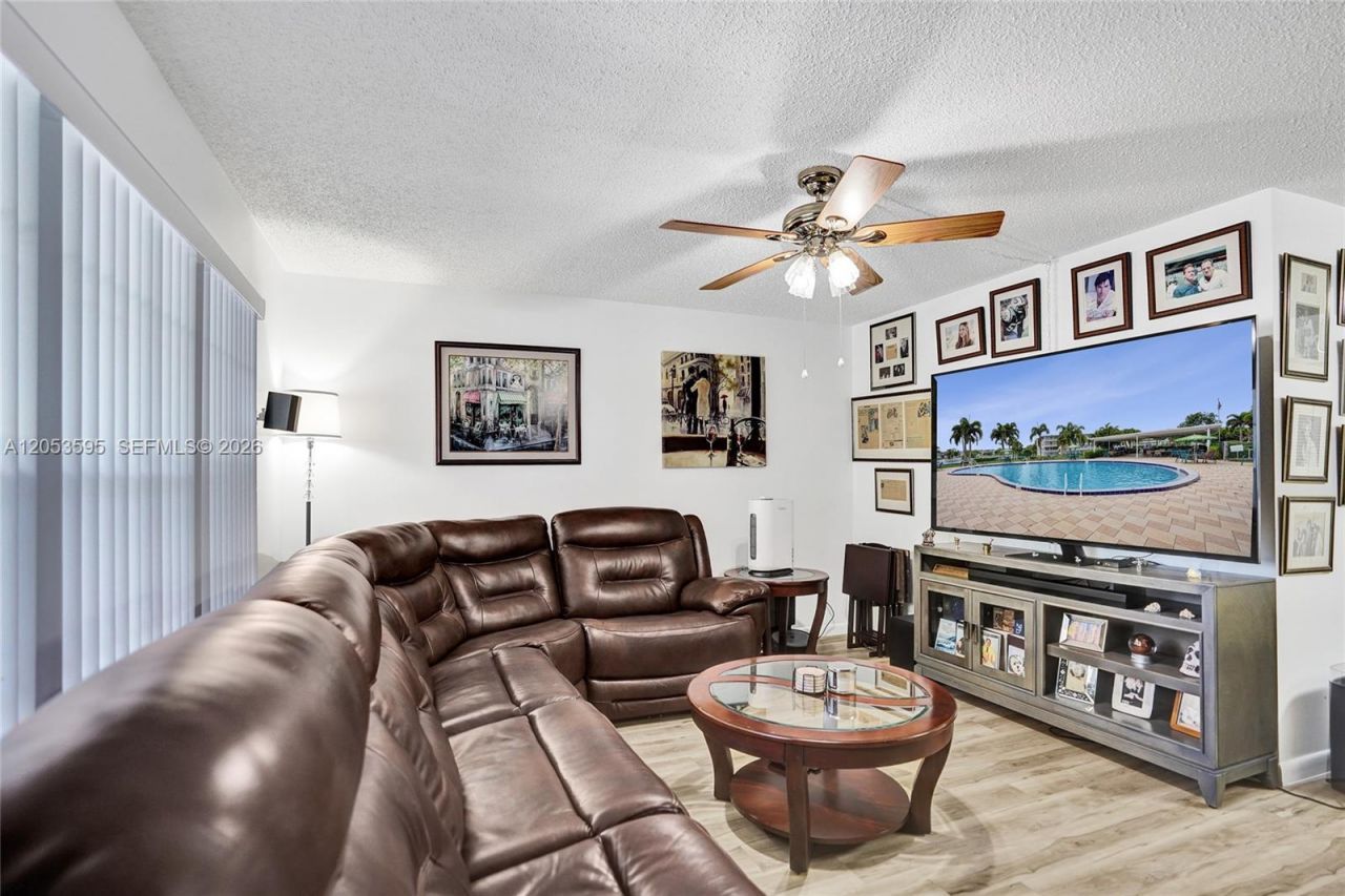208 Greenbrier C , Unit 208, West Palm Beach, FL 33417 Photo