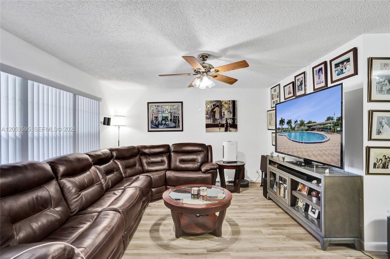 208 Greenbrier C , Unit 208, West Palm Beach, FL 33417 Photo