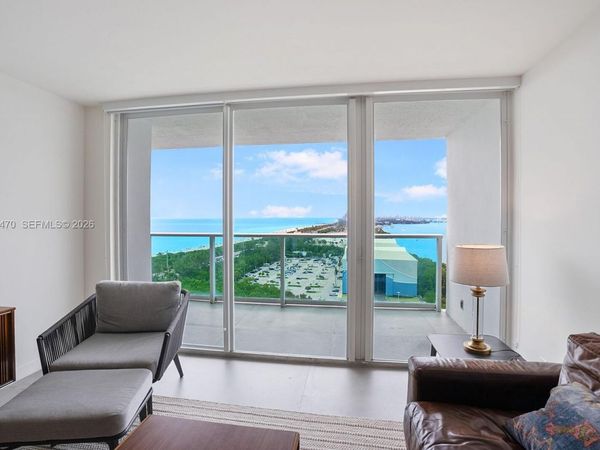 100 Bayview Dr , Unit 2125, Sunny Isles Beach, FL 33160