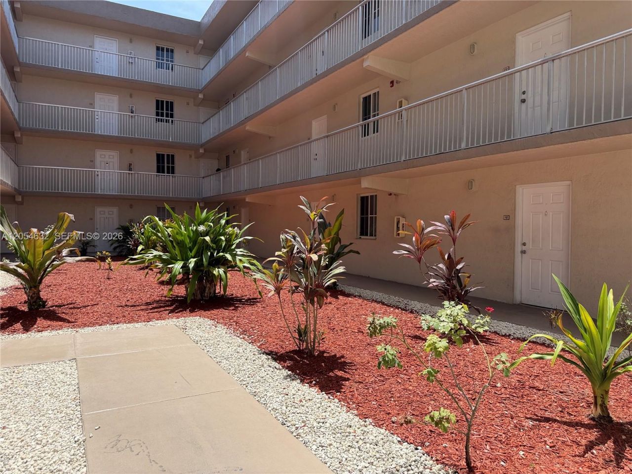6195 NW 186th St , Unit 114, Hialeah, FL 33015 Photo