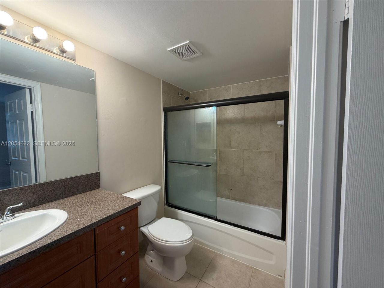 6195 NW 186th St , Unit 114, Hialeah, FL 33015 Photo