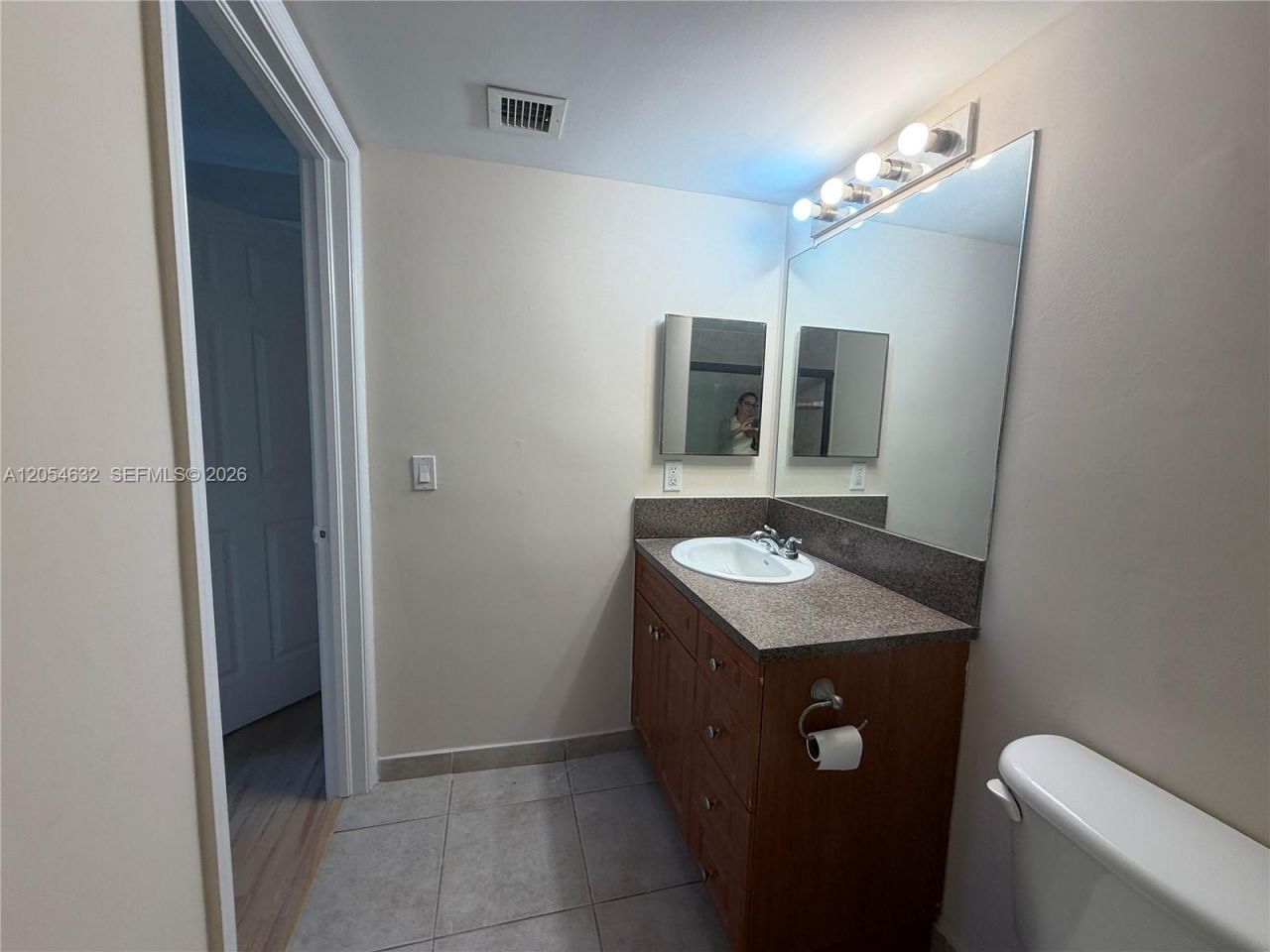 6195 NW 186th St , Unit 114, Hialeah, FL 33015 Photo