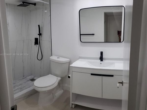5201 NW 7th St , Unit 207, Miami, FL 33126