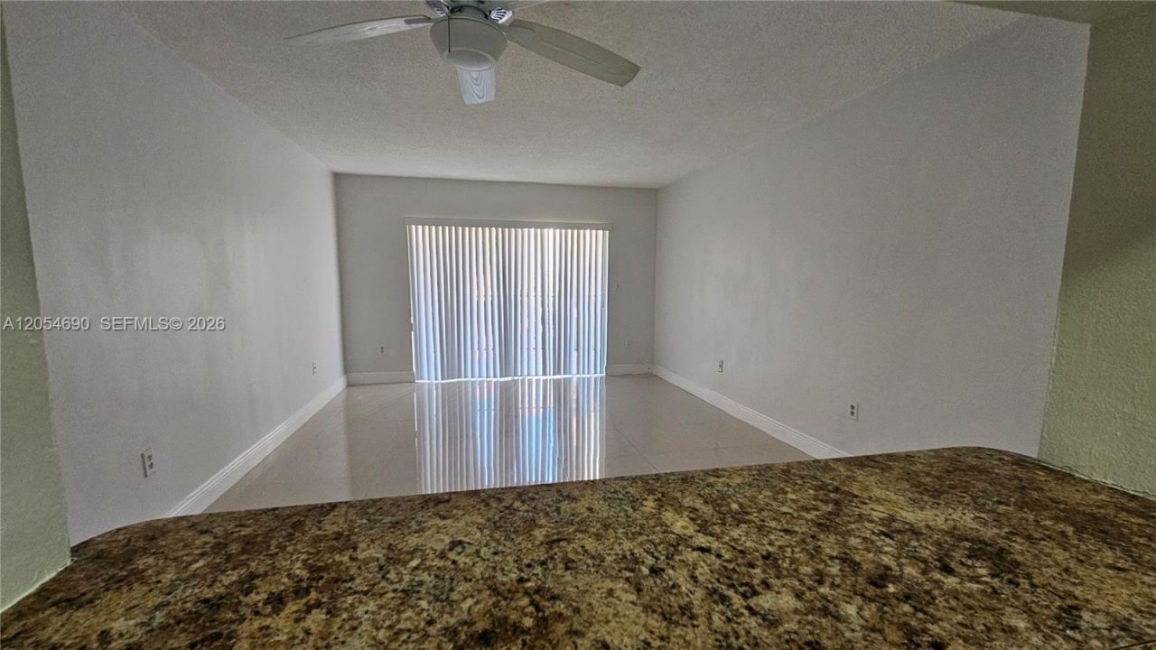 5201 NW 7th St , Unit 207, Miami, FL 33126 Photo