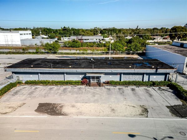 1001 NW 72nd St , Miami, FL 33150