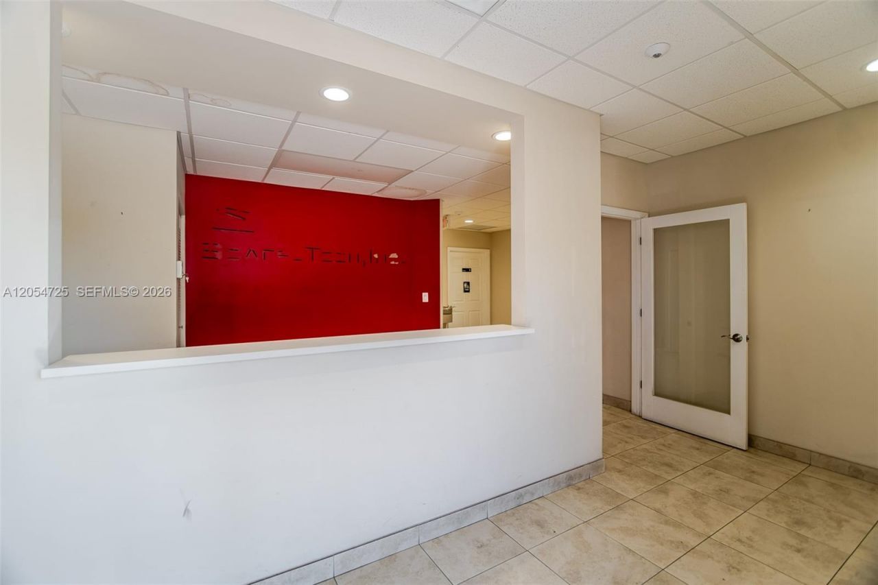 1001 NW 72nd St , Miami, FL 33150 Photo