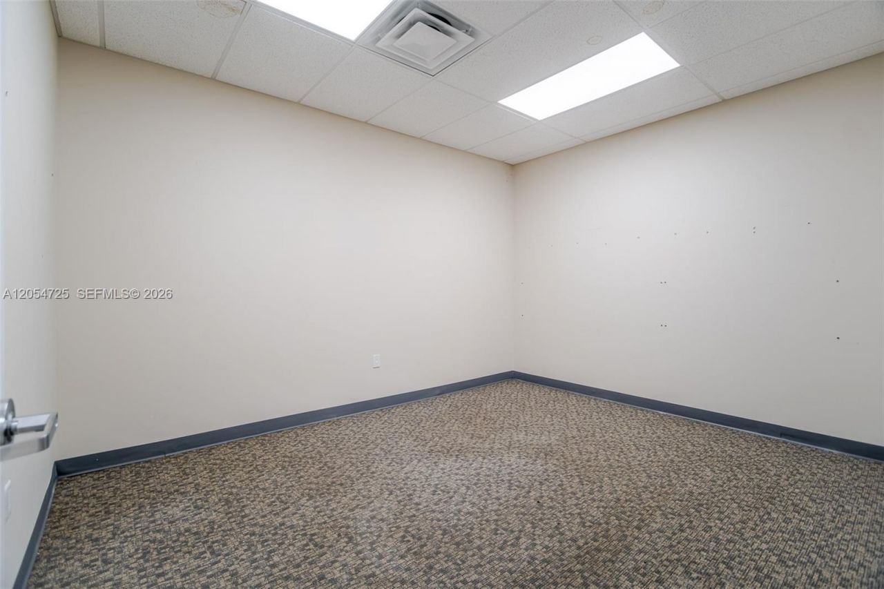 1001 NW 72nd St , Miami, FL 33150 Photo