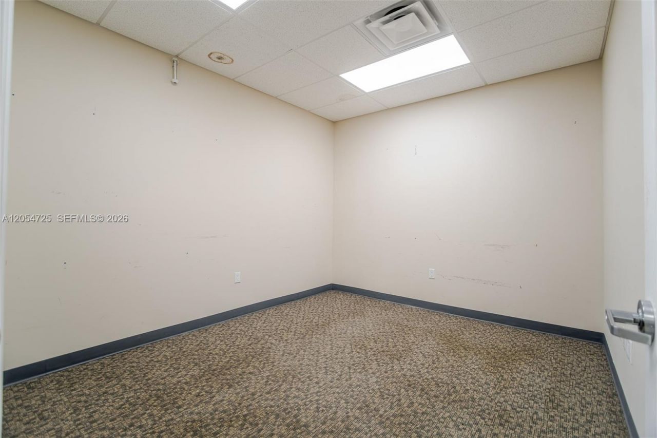 1001 NW 72nd St , Miami, FL 33150 Photo