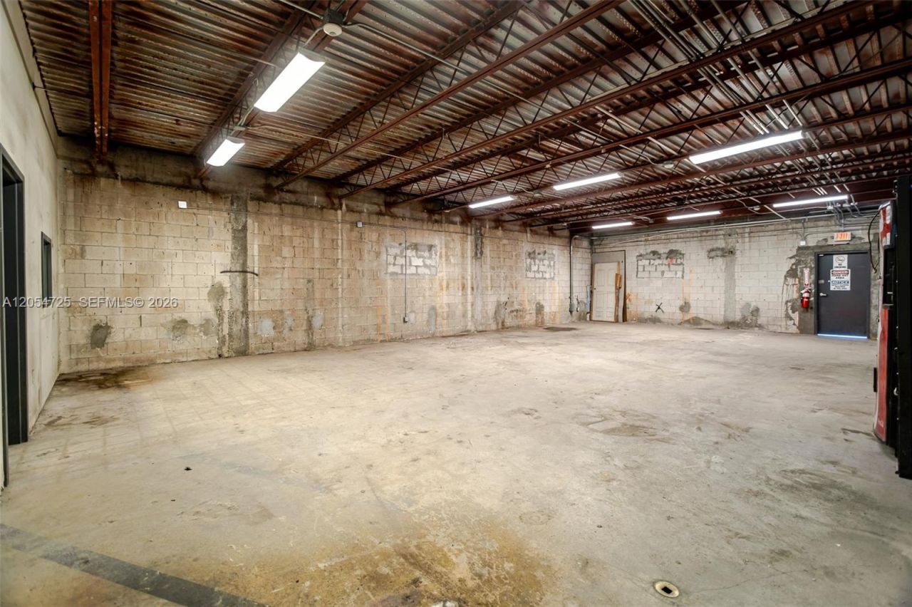 1001 NW 72nd St , Miami, FL 33150 Photo