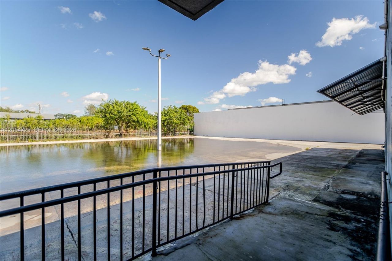 1001 NW 72nd St , Miami, FL 33150 Photo