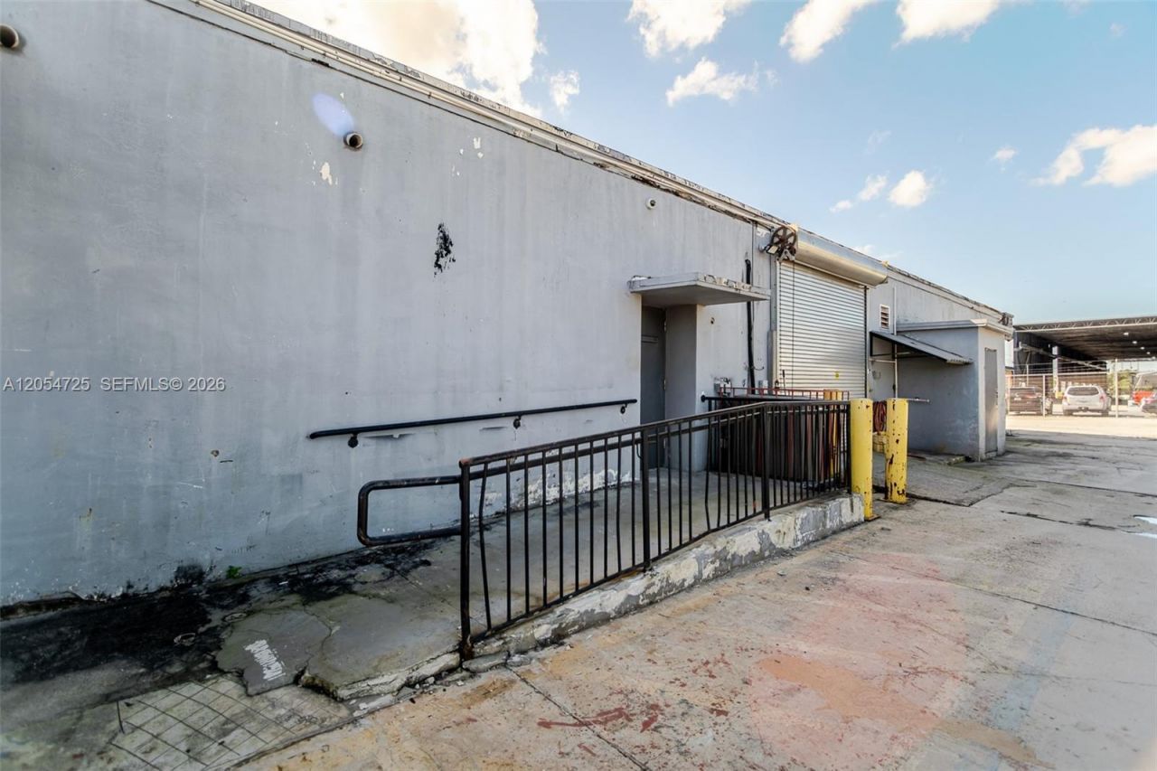 1001 NW 72nd St , Miami, FL 33150 Photo