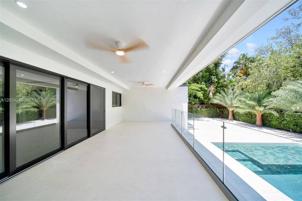 899 NE 71st St , Miami, FL 33138 Photo