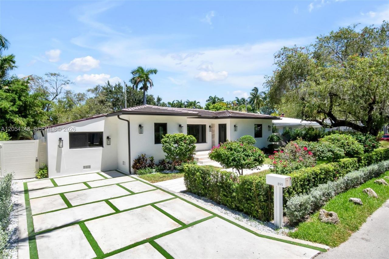 899 NE 71st St , Miami, FL 33138 Photo