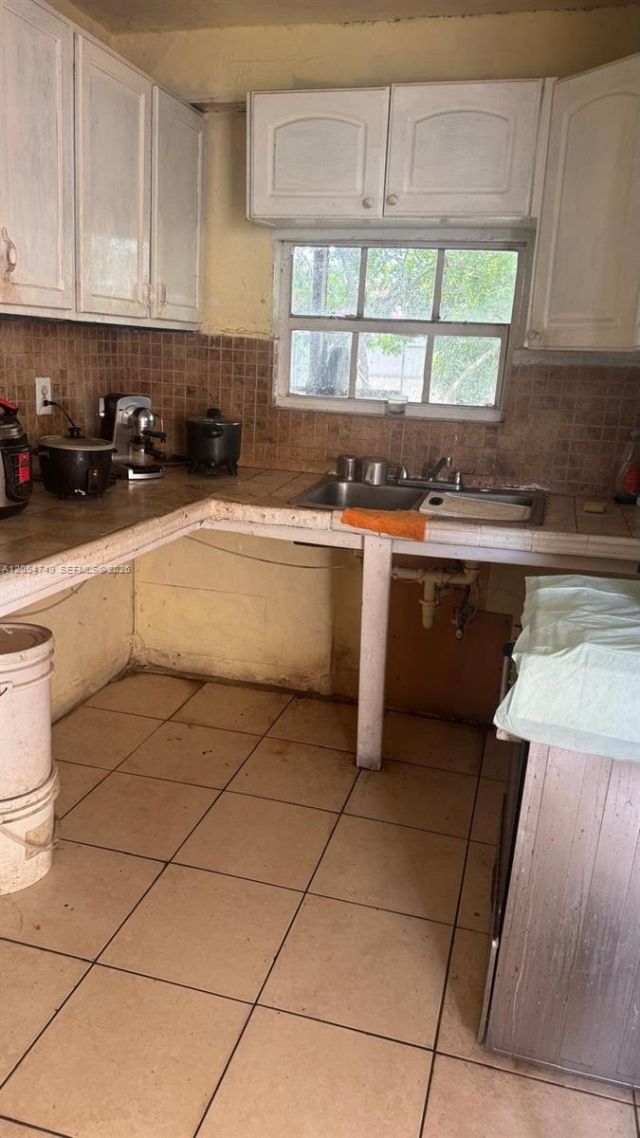 758 E 20th St, Hialeah, FL 33013 Photo