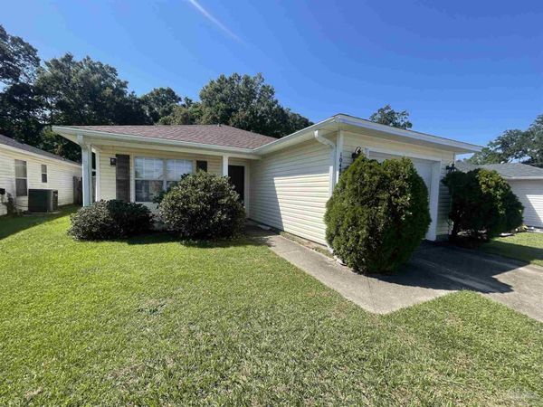 10485 Senegal Dr, Pensacola, FL 32534
