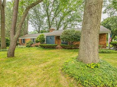 45 Shire Oaks Drive, Pittsford, NY 14534
