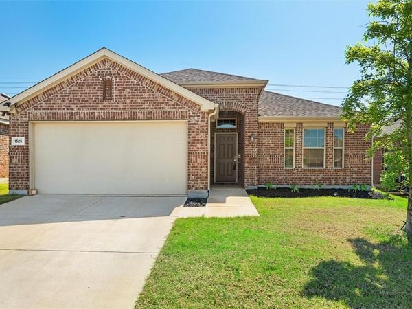 1525 Alamandine Avenue, Cross Roads, TX 76227