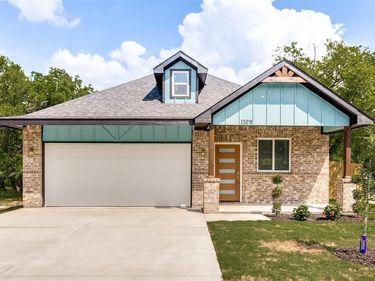 1329 Arizona Avenue, Fort Worth, TX 76104