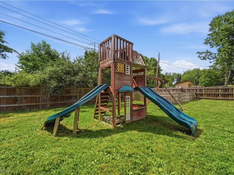 7445 Market Avenue N, North Canton, OH 44721 Photo 32