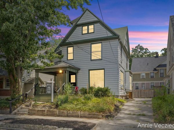 262 Hollister Avenue SE, Grand Rapids, MI 49506