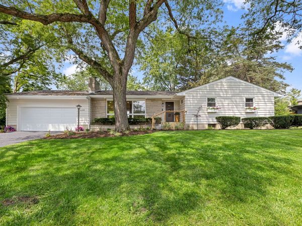624 Willow Lane , Geneva, IL 60134