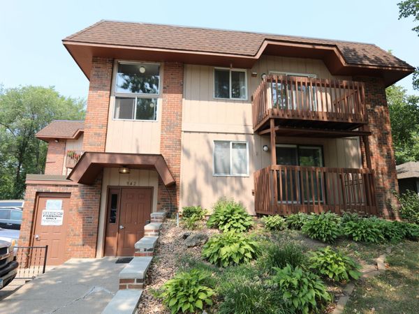 942 Main Street NW, Unit 104, Elk River, MN 55330