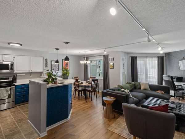 1372 Carling Drive, Unit 207, Saint Paul, MN 55108