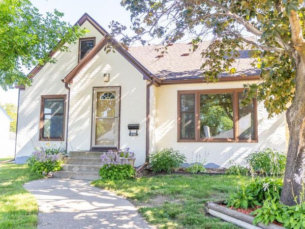805 Cottage Avenue W, Saint Paul, MN 55117