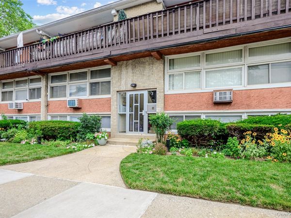 3 Duryea Place, Unit 1D, Lynbrook, NY 11563