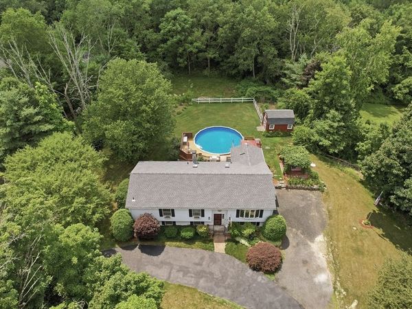 1 Mcintyre Rd, Charlton, MA 01507