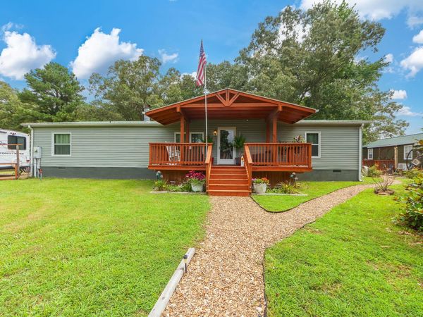 530 Douglas Ln , Camden, TN 38320