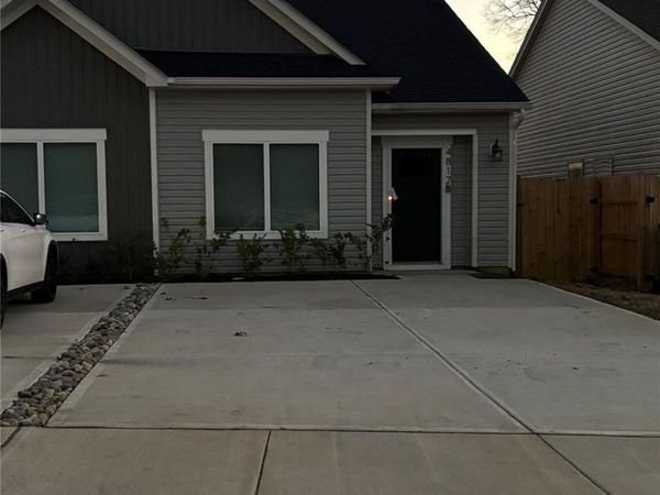 4817 Victoria Avenue , Charlotte, NC 28269