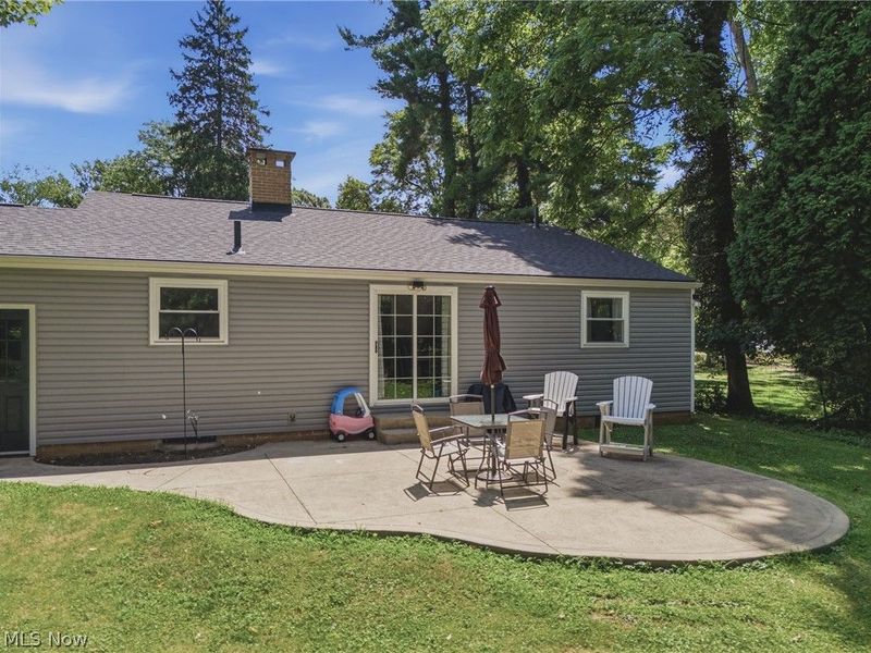 1693 Meadowlane Drive SE, Canton, OH 44709 Photo 6