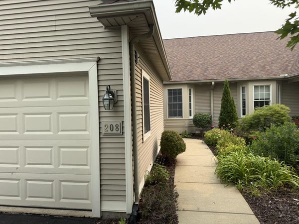 208 Pierce Lake Drive, Chelsea, MI 48118