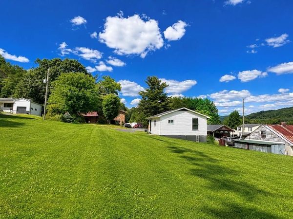 147 147 24th street, RAINELLE, WV 25962