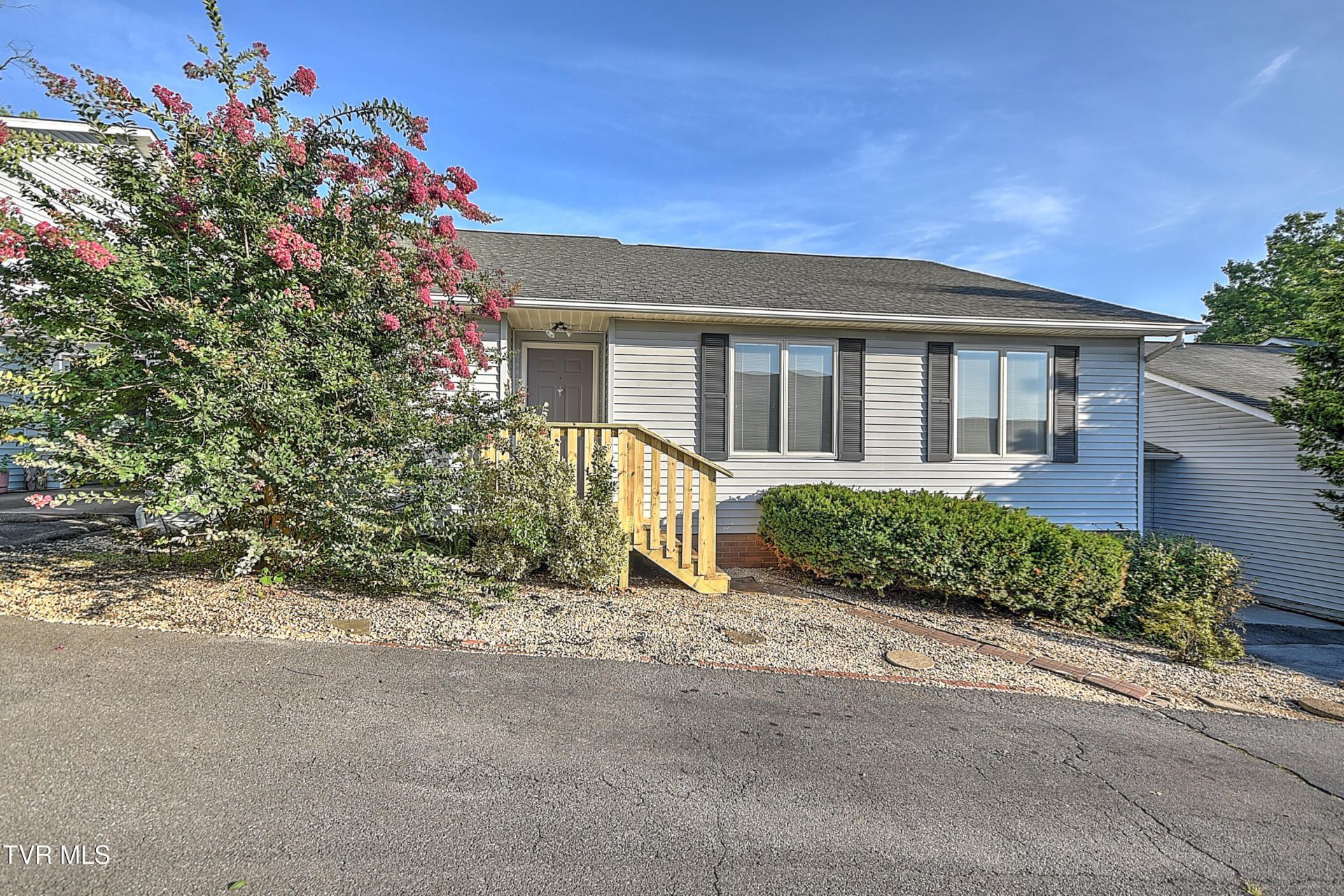 420 Eastley Court, Unit 420, Kingsport, TN 37660 Main Photo