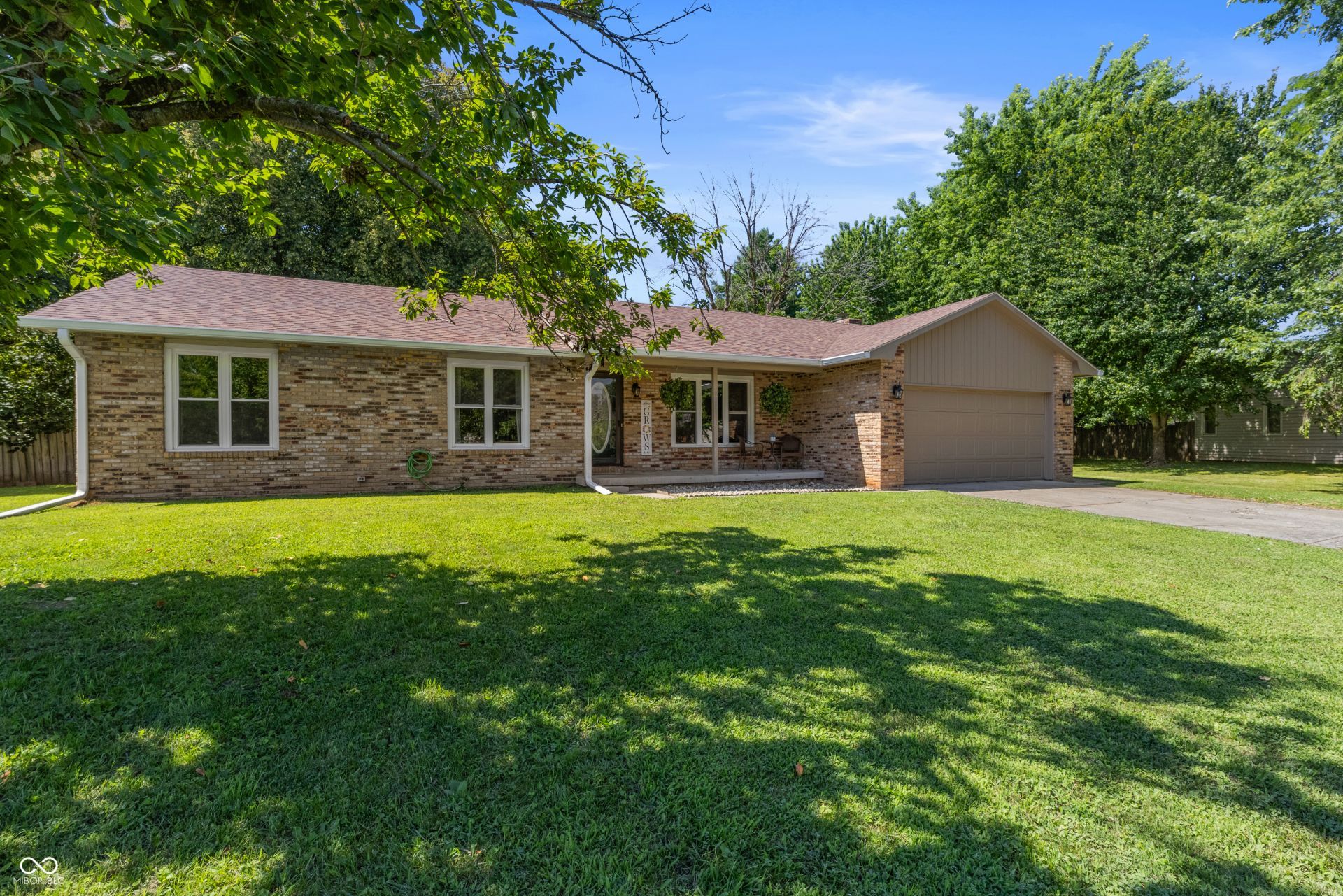 5308 E Broadmore Drive, Columbus, IN 47201 Main Photo