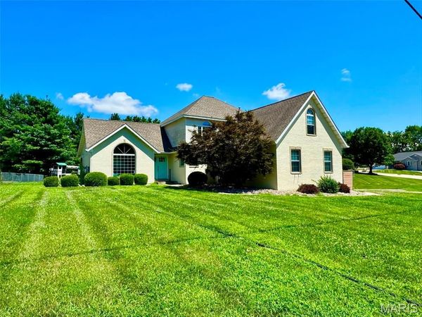 261 Hummingbird Lane , Hannibal, MO 63401