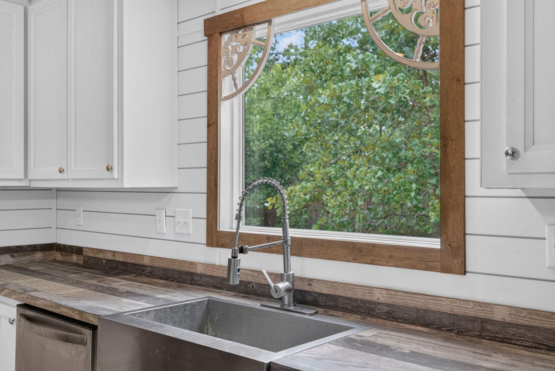 446 Salem Road Photo 13