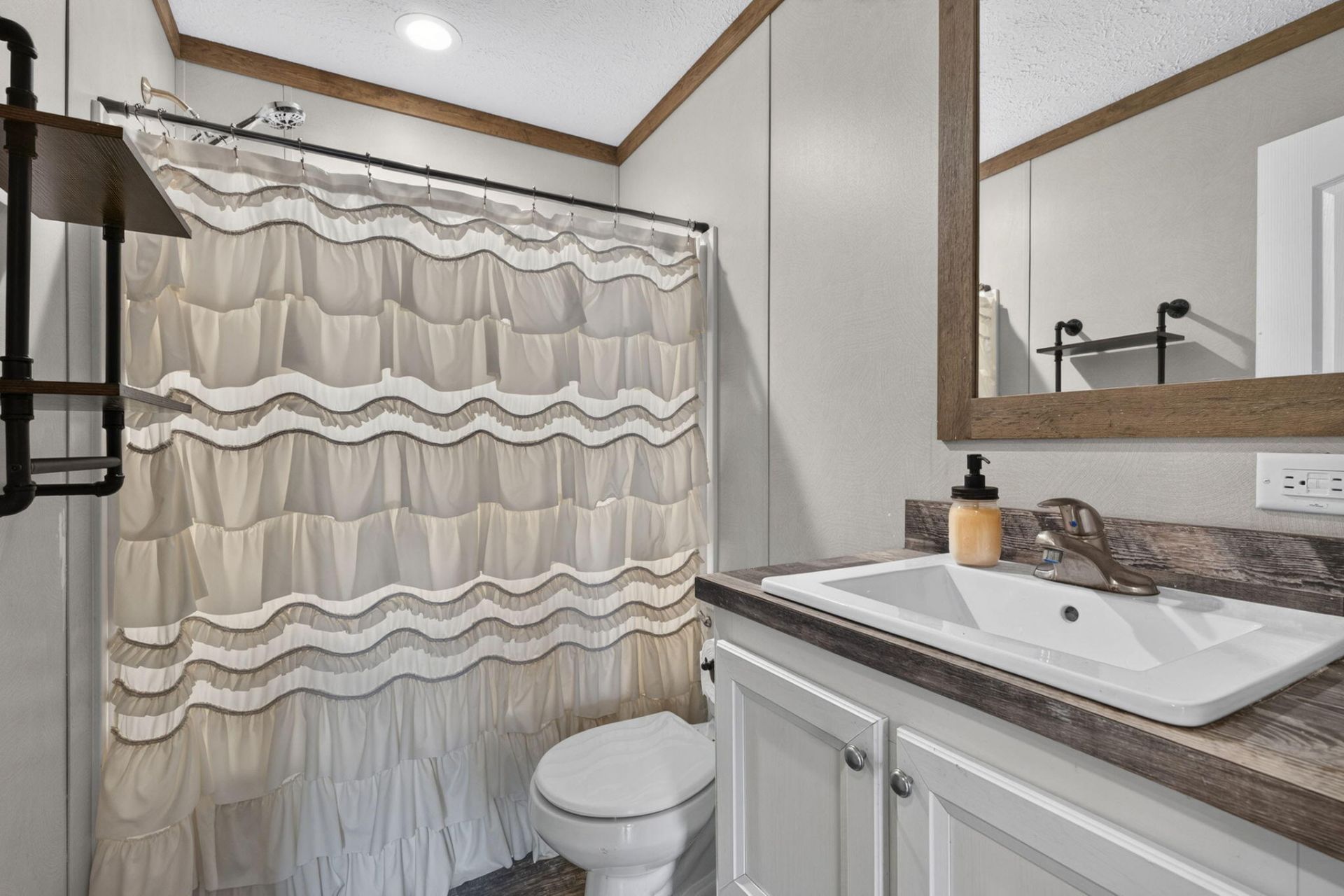 446 Salem Road Photo 23