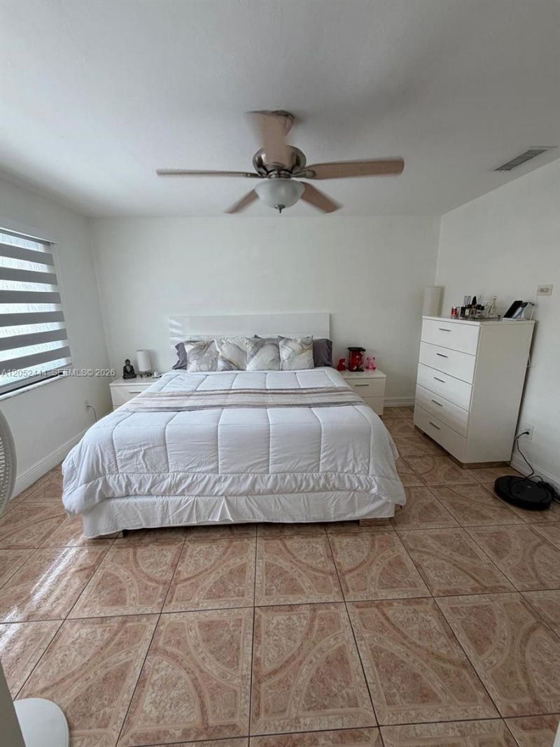 2760 W 63rd Pl, Unit 106-23, Hialeah, FL 33016 Photo