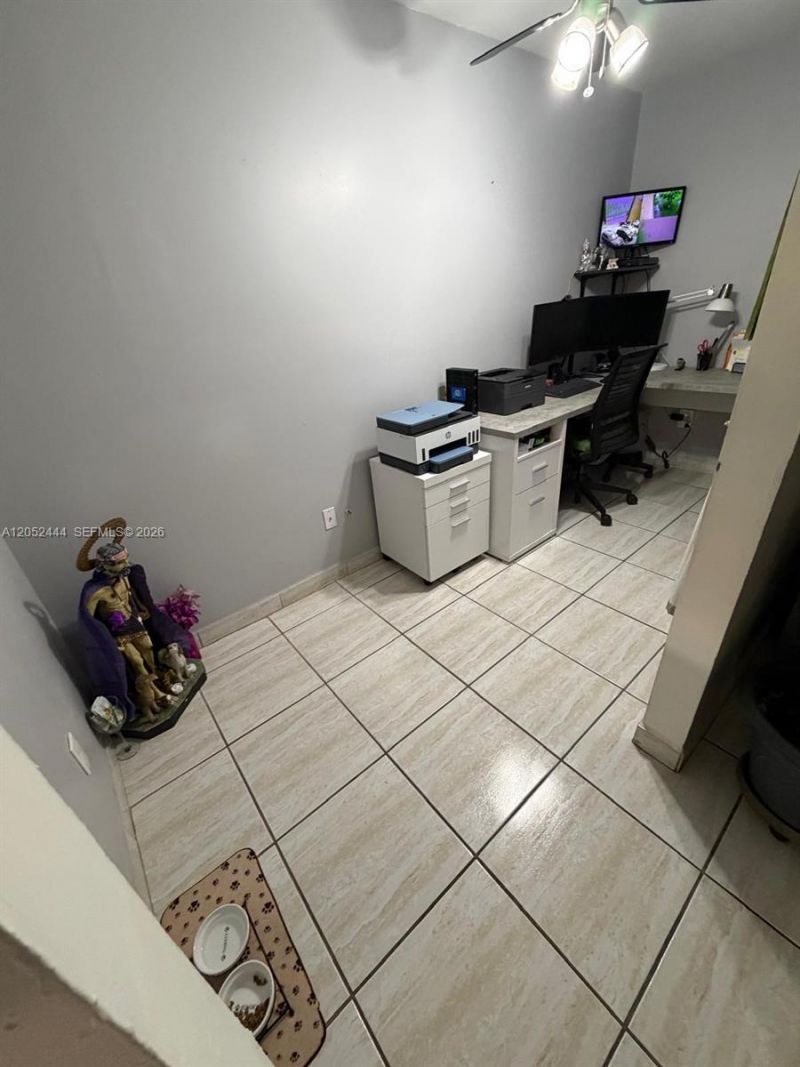 2760 W 63rd Pl, Unit 106-23, Hialeah, FL 33016 Photo