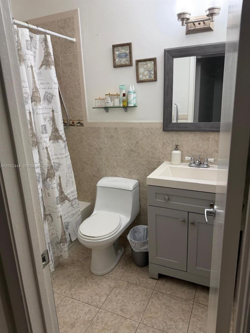 2760 W 63rd Pl, Unit 106-23, Hialeah, FL 33016 Photo