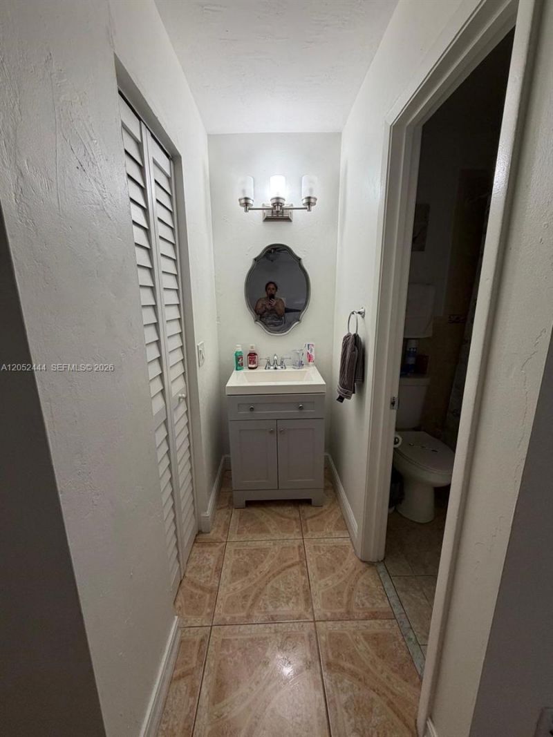 2760 W 63rd Pl, Unit 106-23, Hialeah, FL 33016 Photo